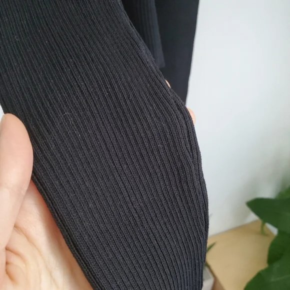 NWOT Designer Off Shoulder/ Halter Long Sleeve Cotton Knit Summer Top - Picture 2 of 3